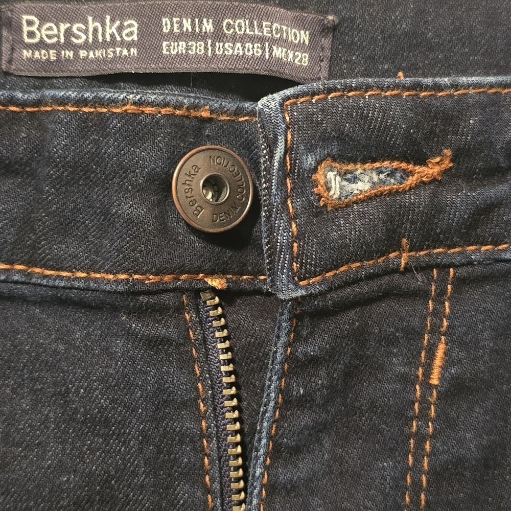 Bershka Jeans Size 28